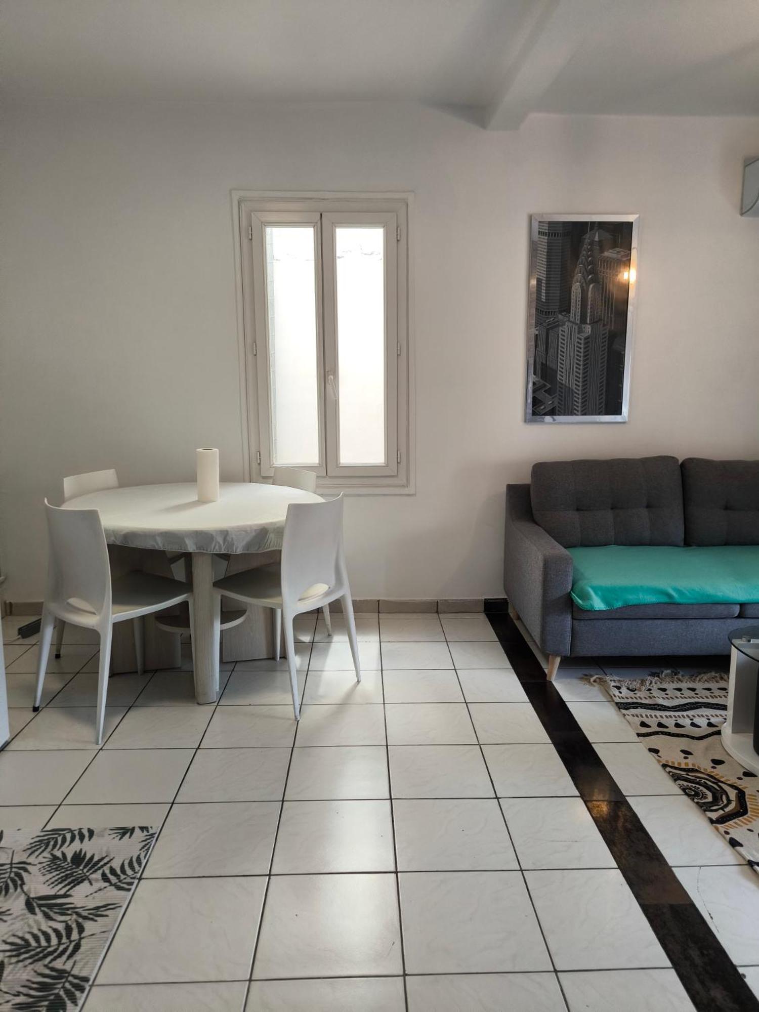 Apartament F1 200 Metre De La Gare Perpignan Zewnętrze zdjęcie