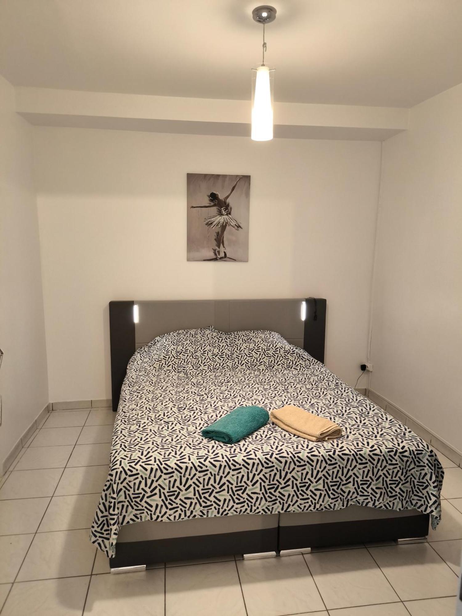 Apartament F1 200 Metre De La Gare Perpignan Zewnętrze zdjęcie