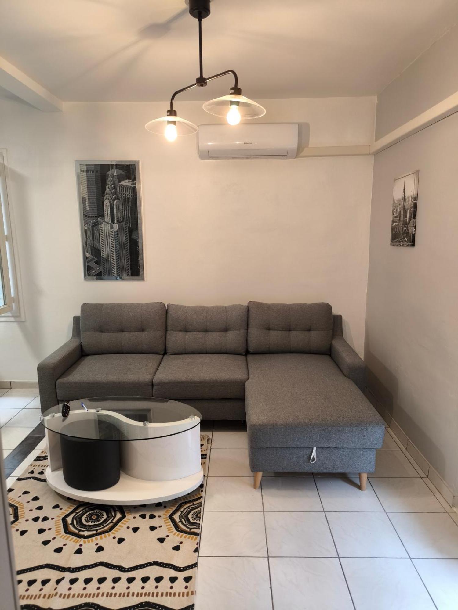 Apartament F1 200 Metre De La Gare Perpignan Zewnętrze zdjęcie