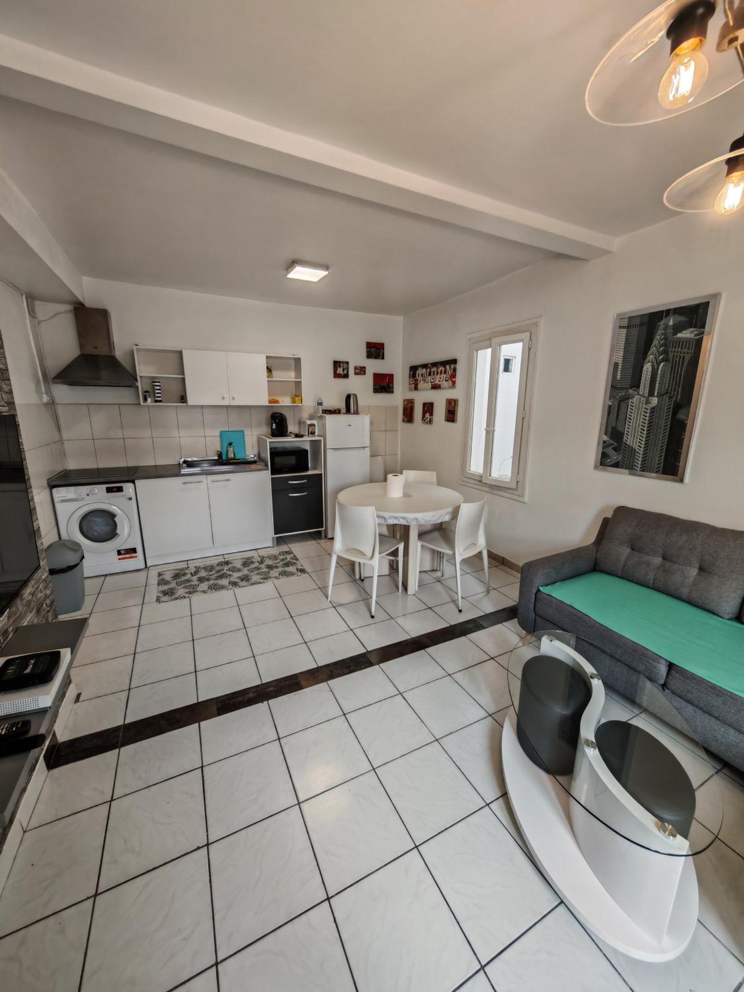 Apartament F1 200 Metre De La Gare Perpignan Zewnętrze zdjęcie