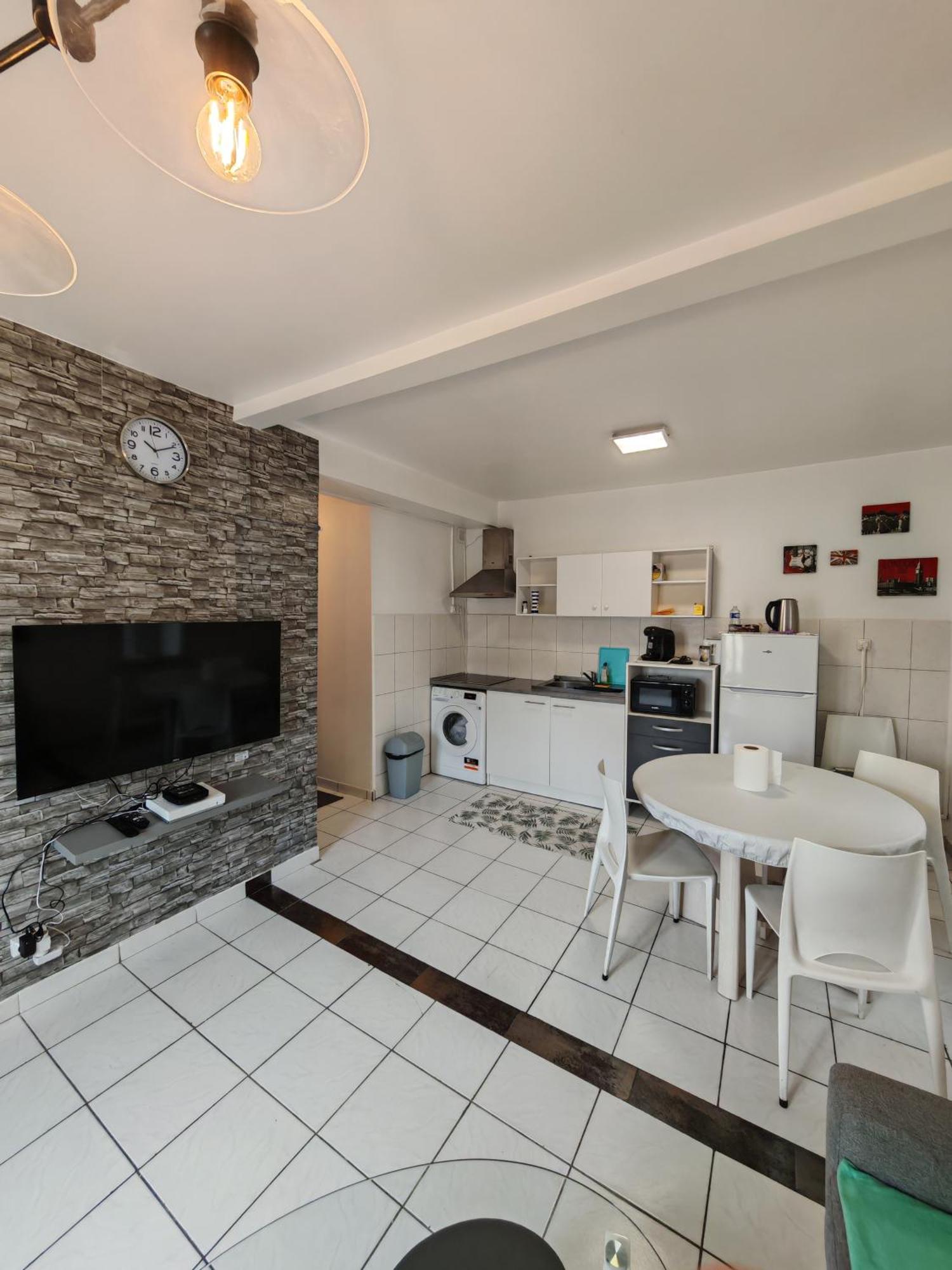 Apartament F1 200 Metre De La Gare Perpignan Zewnętrze zdjęcie