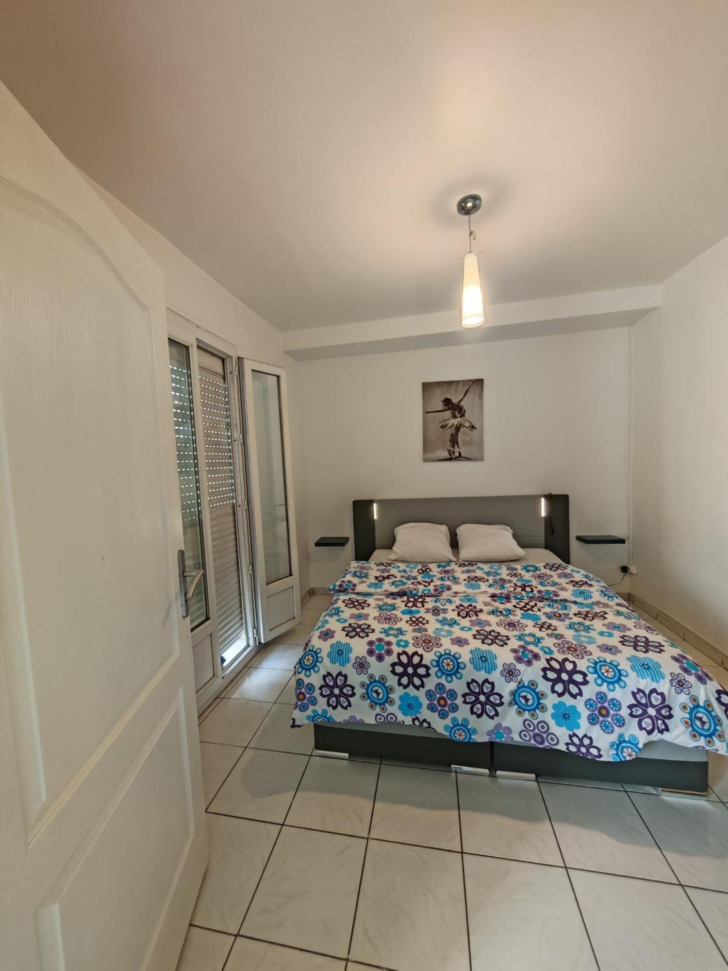 Apartament F1 200 Metre De La Gare Perpignan Zewnętrze zdjęcie