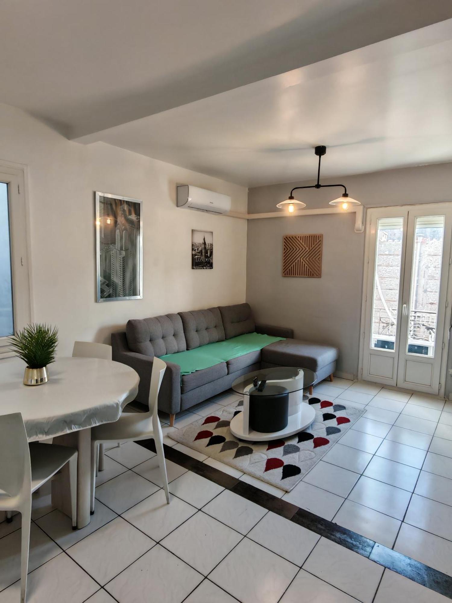 Apartament F1 200 Metre De La Gare Perpignan Zewnętrze zdjęcie